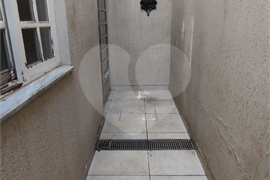 Sobrado à venda com 3 quartos, sendo 1 suíte, em Parque São Domingos, São Paulo, SP