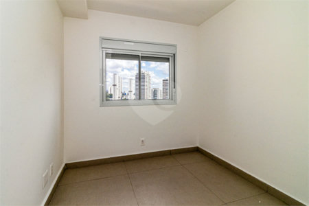 Apartamento à venda com 3 quartos, sendo 1 suíte,  em Vila Anastácio, São Paulo, SP