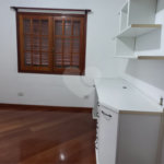 Sobrado à venda com 4 quartos, sendo 3 suítes, em Cidade São Francisco, São Paulo, SP