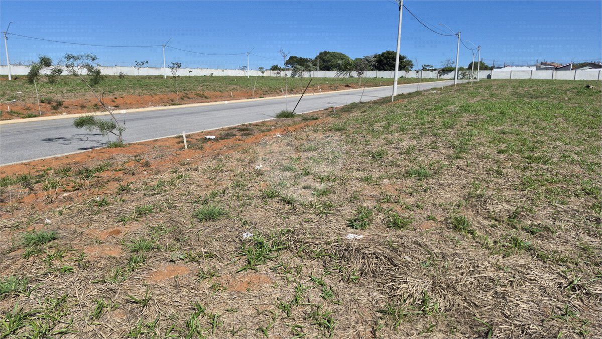 Terreno à venda em Loteamento Residencial Tivolli, Itapetininga, SP