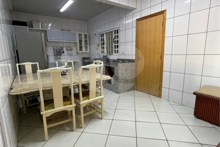 Casa à venda ou para alugar com 4 suítes em Jardim Cuiabá, Cuiabá, MT