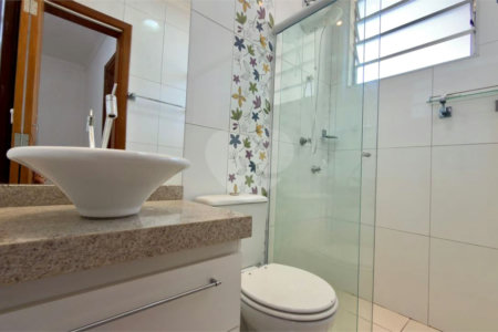 Casa à venda com 3 quartos, sendo 1 suíte, no condomínio Residencial Village Salermo, Sorocaba - SP