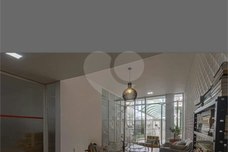 Apartamento à venda com 3 quartos, sendo 1 suíte,  em Aclimação, São Paulo, SP