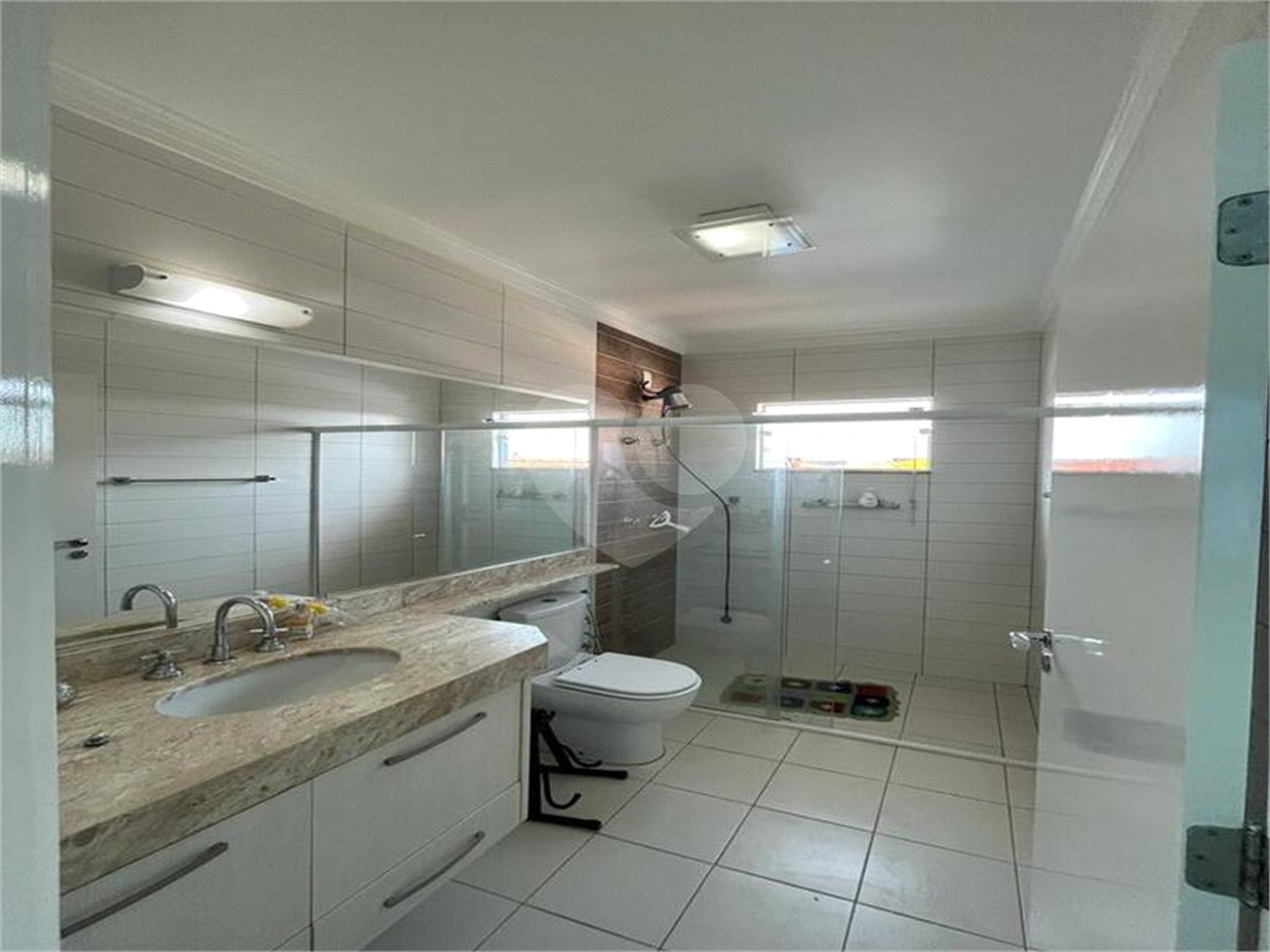 Sobrado à venda com 3 quartos, sendo 1 suíte, no Centro, Indaiatuba, SP