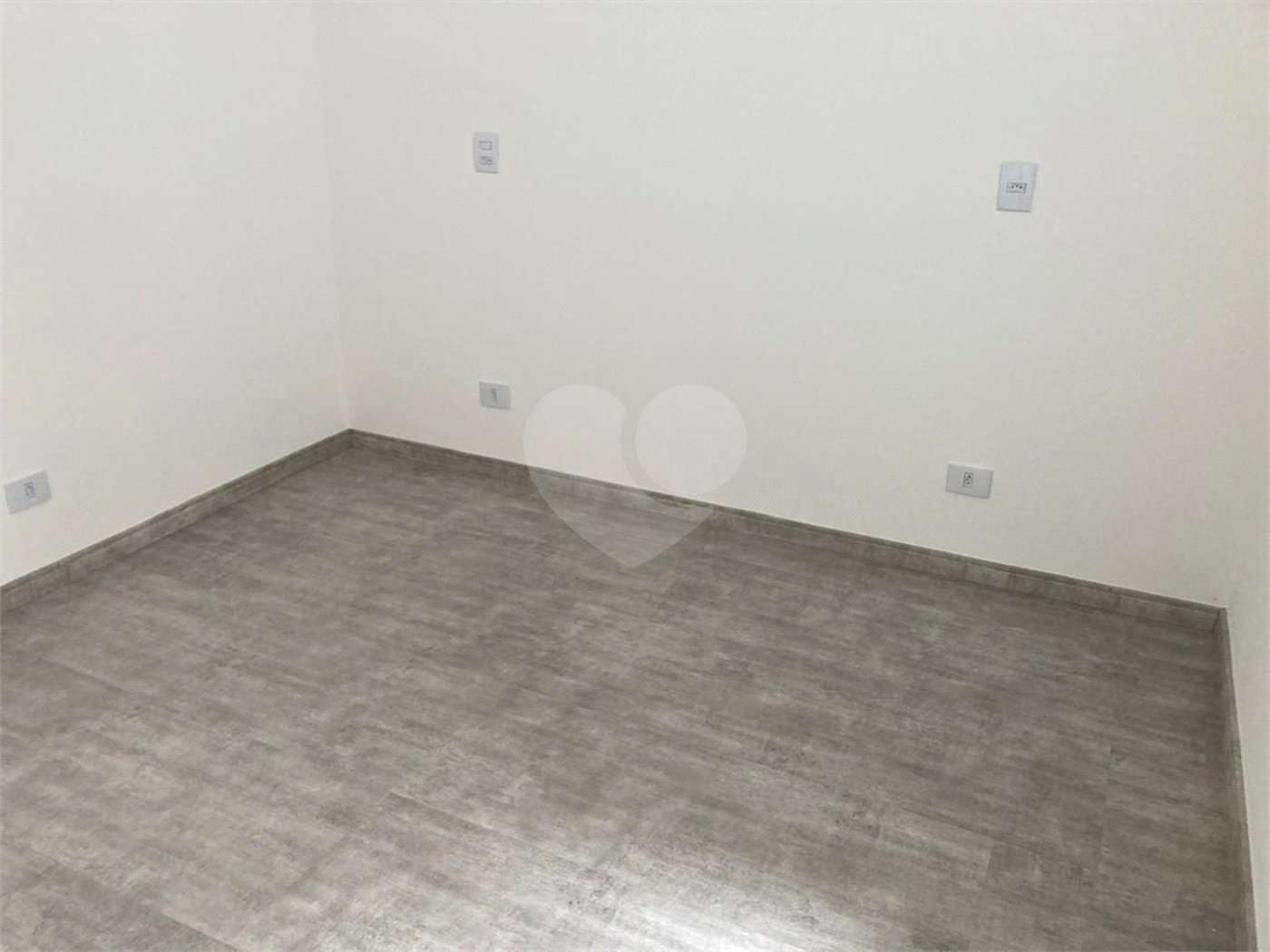 Sobrado à venda com 3 quartos, sendo 1 suíte,  em Jardim Alzira, São Paulo, SP