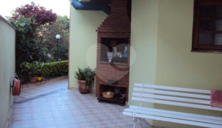 Sobrado à venda com 4 quartos, sendo 2 suítes,  em Jardim Peri Peri, São Paulo, SP