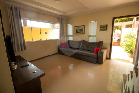 Casa à venda com 3 quartos, sendo 1 suíte, em Jardim Bela Vista, Araçariguama, SP