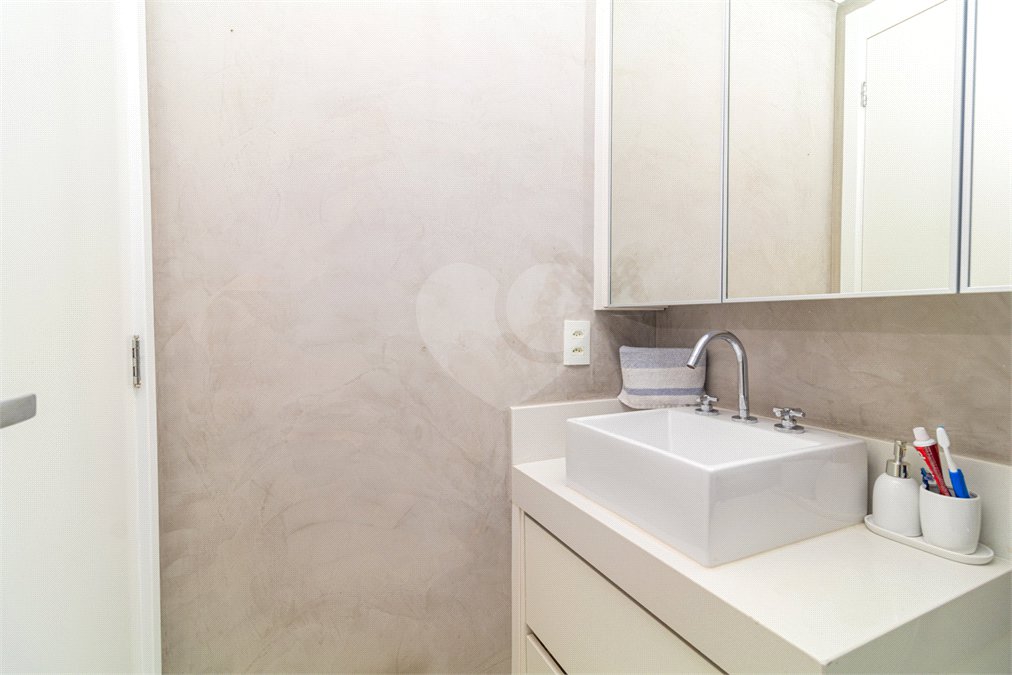 Apartamento à venda com 3 suítes em Jardim Prudência, São Paulo, SP