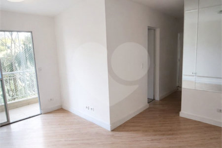 Apartamento à venda com 3 quartos em Jardim Caiapiá, Cotia, SP