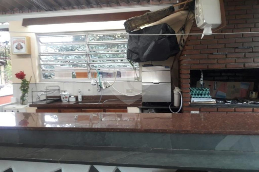 Sobrado à venda com 6 quartos, sendo 2 suítes, em Horto Florestal, São Paulo, SP
