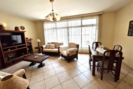 Casa à venda com 3 quartos, sendo 1 suíte, em Granja Julieta, São Paulo, SP