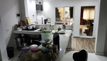 Sobrado à venda com 3 quartos, sendo 1 suíte,  em Chácara Monte Alegre, São Paulo, SP