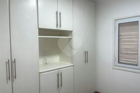 Casa à venda com 3 quartos, sendo 1 suíte,  no condomínio Vilagio Viccino, São Paulo - SP