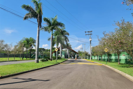 Terreno à venda no condomínio Village Saint Charbel, Araçoiaba da Serra - SP