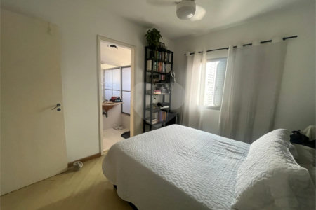 Apartamento à venda com 3 quartos, sendo 1 suíte, em Vila Olímpia, São Paulo, SP