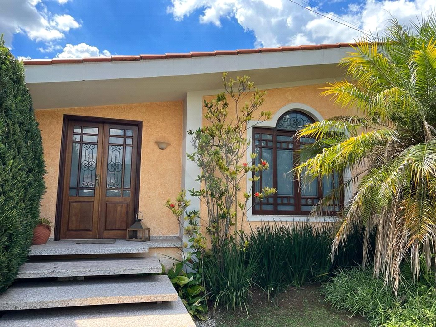 Casa à venda com 2 suítes no condomínio Recanto dos Ipes, Atibaia - SP