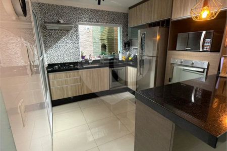 Casa à venda com 3 quartos, sendo 1 suíte, no condomínio Praça Leão, São Paulo - SP