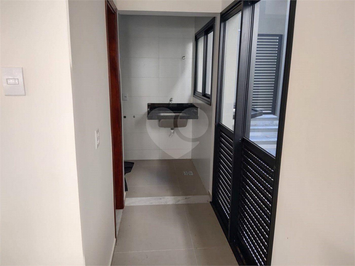 Casa à venda com 3 suítes no condomínio Santa Isabel I, Louveira - SP