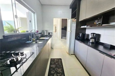 Casa à venda com 3 quartos, sendo 1 suíte, no condomínio Horto Florestal III, Sorocaba - SP