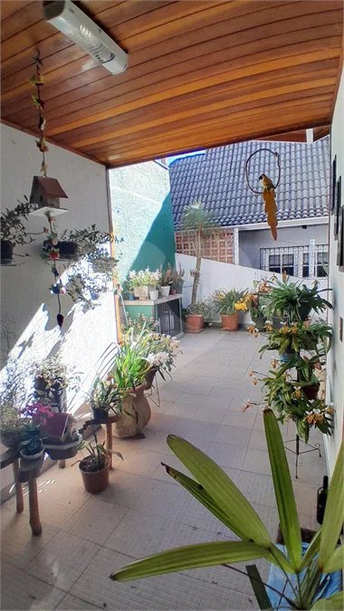 Sobrado à venda com 3 quartos, sendo 1 suíte, em Vila Isabela, Campos do Jordão, SP