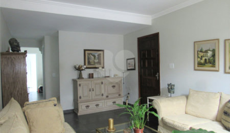 Sobrado à venda com 3 quartos, sendo 1 suíte,  em Granja Julieta, São Paulo, SP