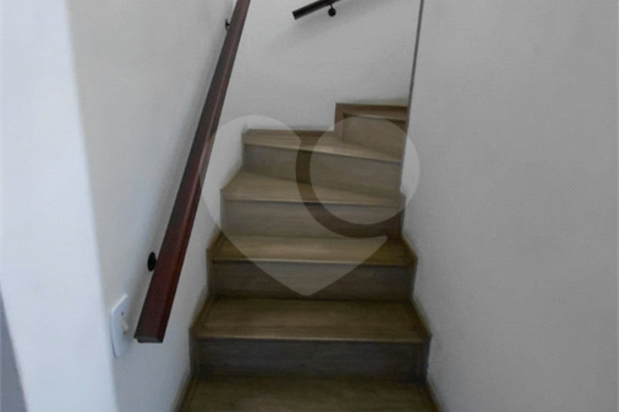 Sobrado à venda com 4 quartos, sendo 1 suíte, em Vila Nova Mazzei, São Paulo, SP