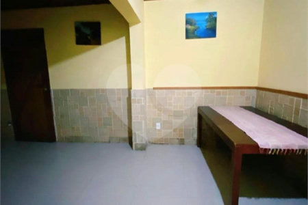 Casa à venda com 3 quartos em Santa Cruz, Rio de Janeiro, RJ