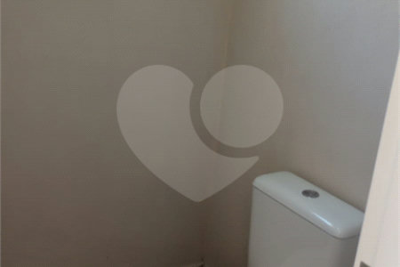 Casa à venda com 3 suítes no condomínio Picollo, Louveira - SP