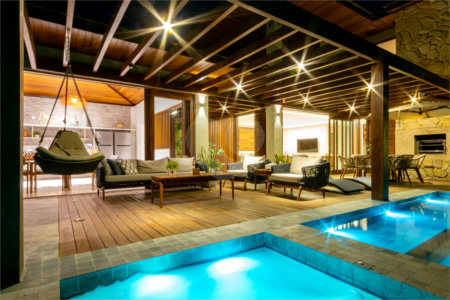 Casa à venda com 4 quartos, sendo 2 suítes,  no condomínio Praia Bella, Mata de São João - BA