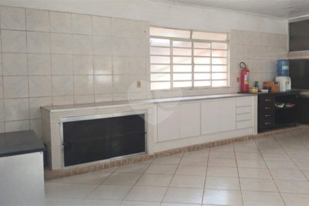 Chácara à venda com 4 quartos, sendo 1 suíte,  em Vale San Fernando, Itapetininga, SP