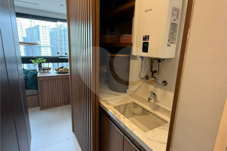 Apartamento à venda com 3 quartos, sendo 1 suíte, em Vila Andrade, São Paulo, SP
