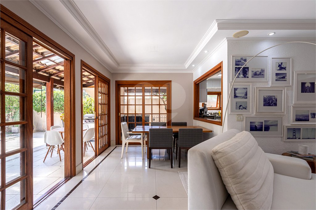Casa à venda com 4 quartos, sendo 2 suítes,  no condomínio Los Alámos, São Paulo - SP