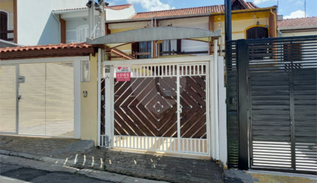 Sobrado à venda com 2 quartos em Tremembé, São Paulo, SP