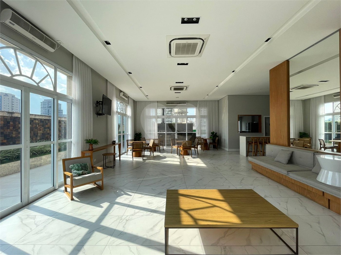 Apartamento à venda com 3 suítes em Vila Romana, São Paulo, SP