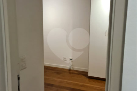 Casa à venda com 3 suítes no condomínio Residencial Courtyard Village, São Paulo - SP