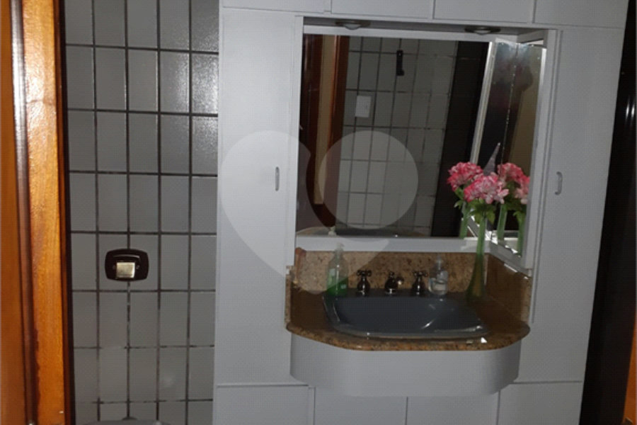 Sobrado à venda com 3 quartos, sendo 1 suíte, em Vila Tibagi, Guarulhos, SP