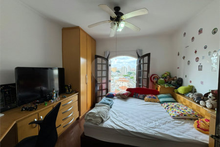 Casa à venda com 3 quartos, sendo 1 suíte,  em Vila Nivi, São Paulo, SP