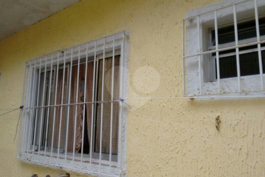 Casa à venda com 2 quartos, sendo 1 suíte, em Solemar, Praia Grande, SP