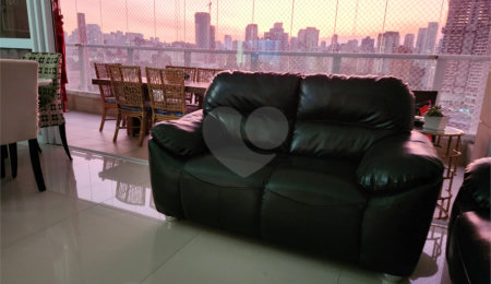 Apartamento à venda com 3 quartos, sendo 1 suíte,  em Ipiranga, São Paulo, SP