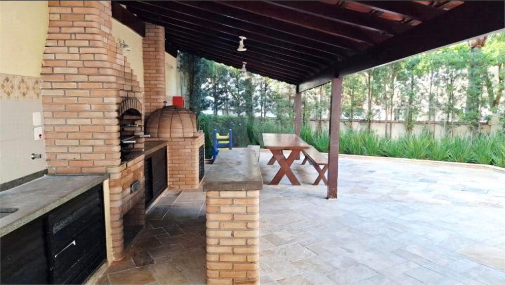 Casa à venda com 3 quartos, sendo 1 suíte,  no condomínio Villas de São Francisco I, São Paulo - SP