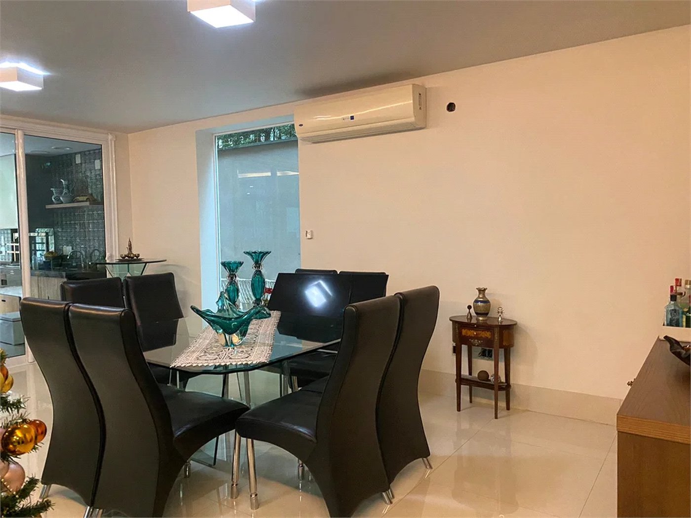 Casa à venda com 4 suítes no condomínio Granja Morumbi, São Paulo - SP