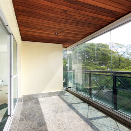 Apartamento à venda com 3 quartos, sendo 1 suíte, em Alto da Boa Vista, São Paulo, SP