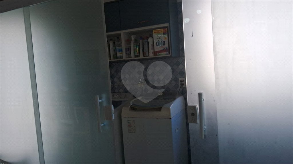 Casa à venda com 5 quartos, sendo 1 suíte, no condomínio Village da Serra, Araçoiaba da Serra - SP