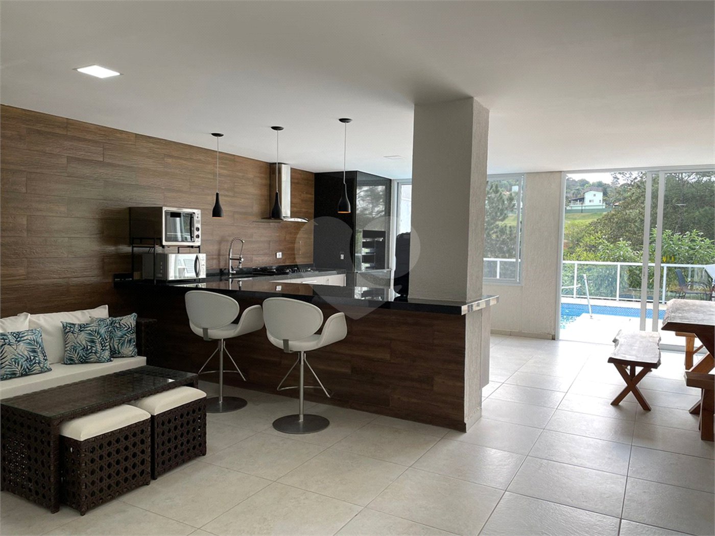 Casa à venda com 4 suítes em Suru, Santana de Parnaíba, SP