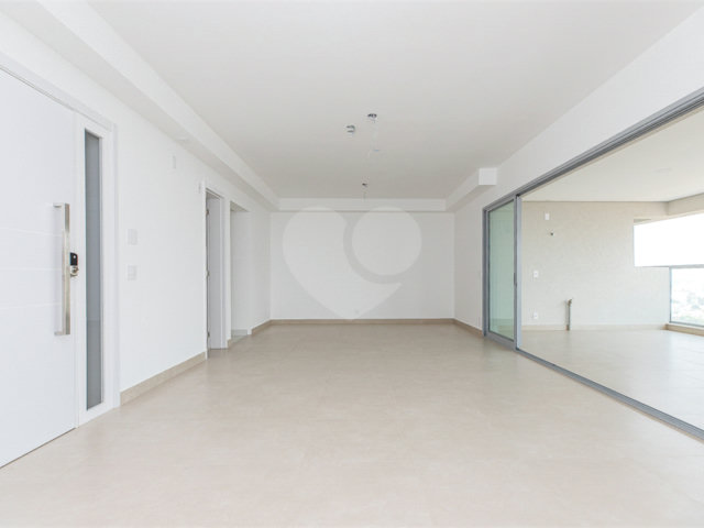 Apartamento à venda com 3 suítes em Jardim Marajoara, São Paulo, SP