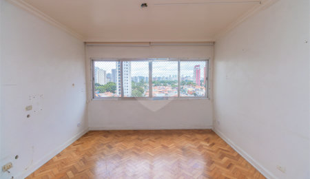 Apartamento à venda com 3 quartos, sendo 1 suíte, em Campo Belo, São Paulo, SP