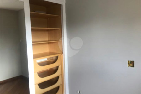 Apartamento à venda ou para alugar com 3 suítes em Moema, São Paulo, SP