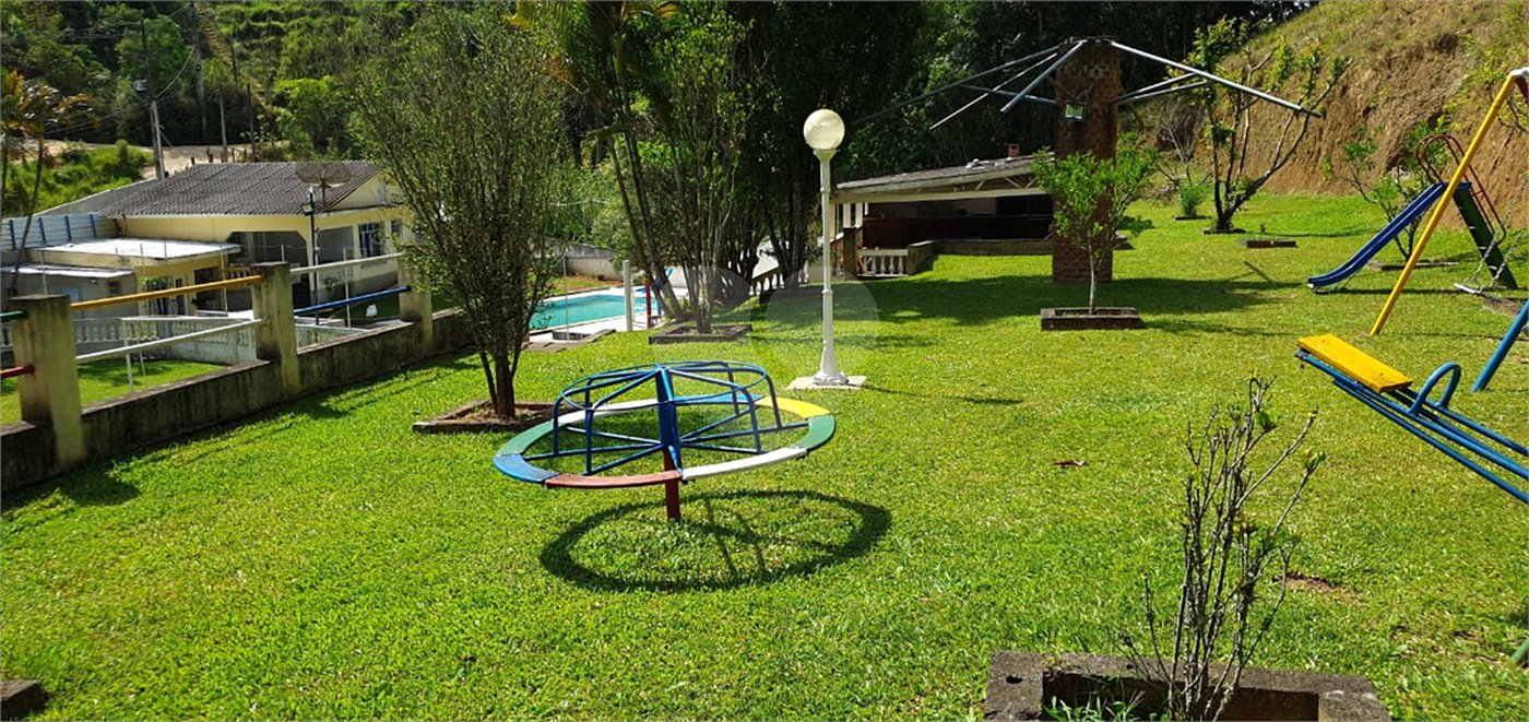 Chácara à venda com 3 quartos em Lavras, Mairiporã, SP