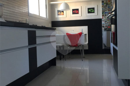 Apartamento à venda com 4 suítes em Vila Gertrudes, São Paulo, SP