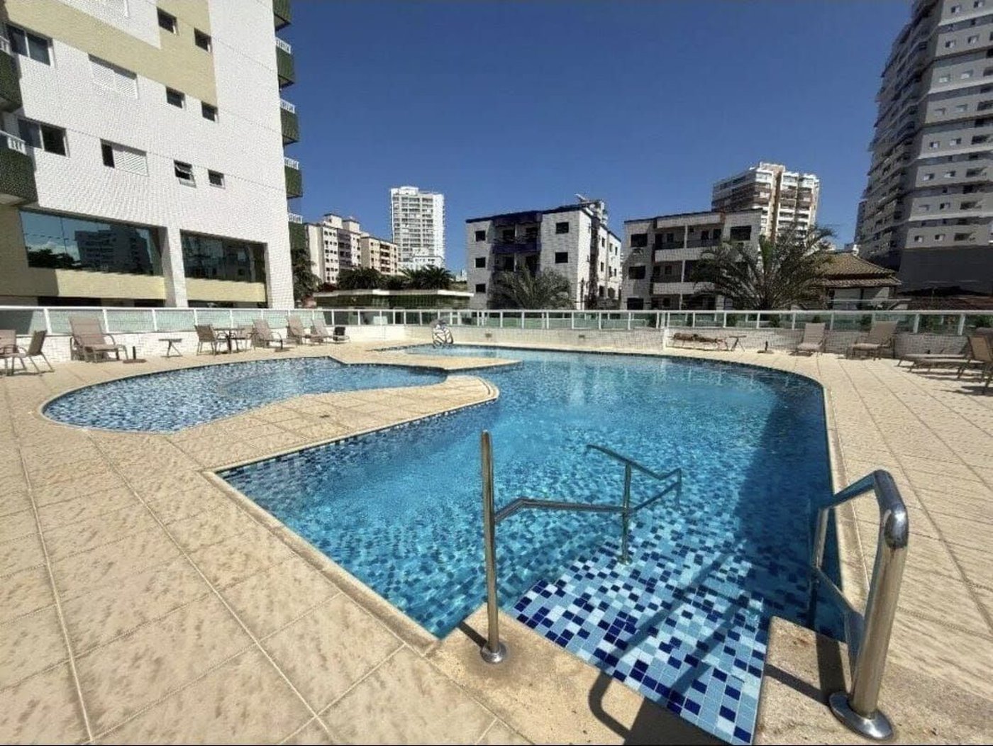 Apartamento com 2 dormitórios à venda, 89 m² por R$ 770.000,00 - Vila Guilhermina - Praia Grande/SP